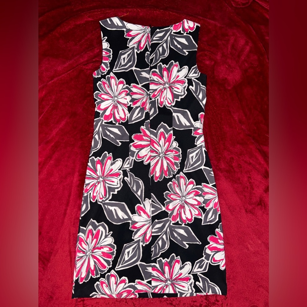 Floral dress size 4